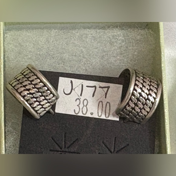 Genuine Indian Sterling silver earrings, NEW/never worn. - Picture 5 of 5